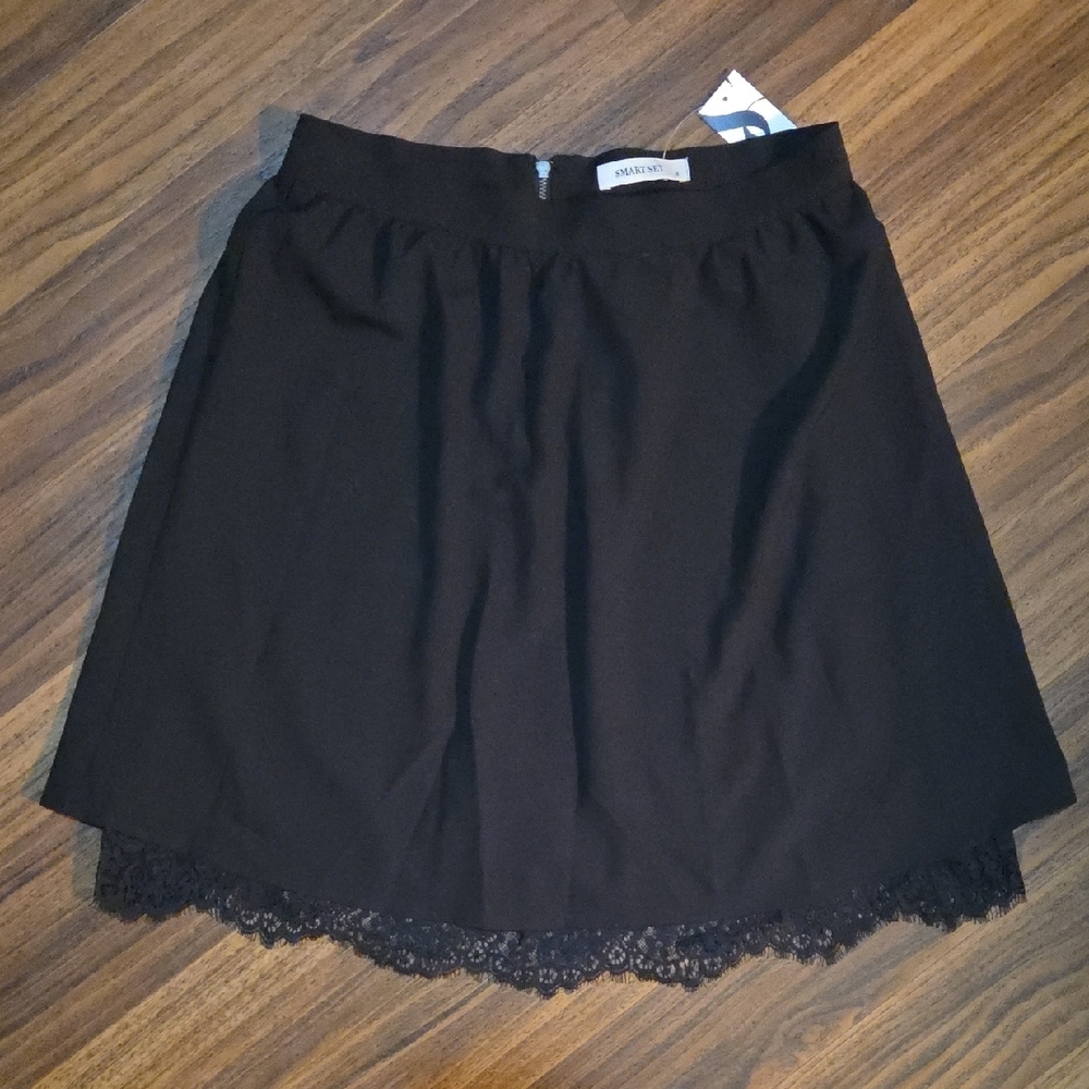 NWT Smart Set Elegant Black Skirt Lace Trim Size 2